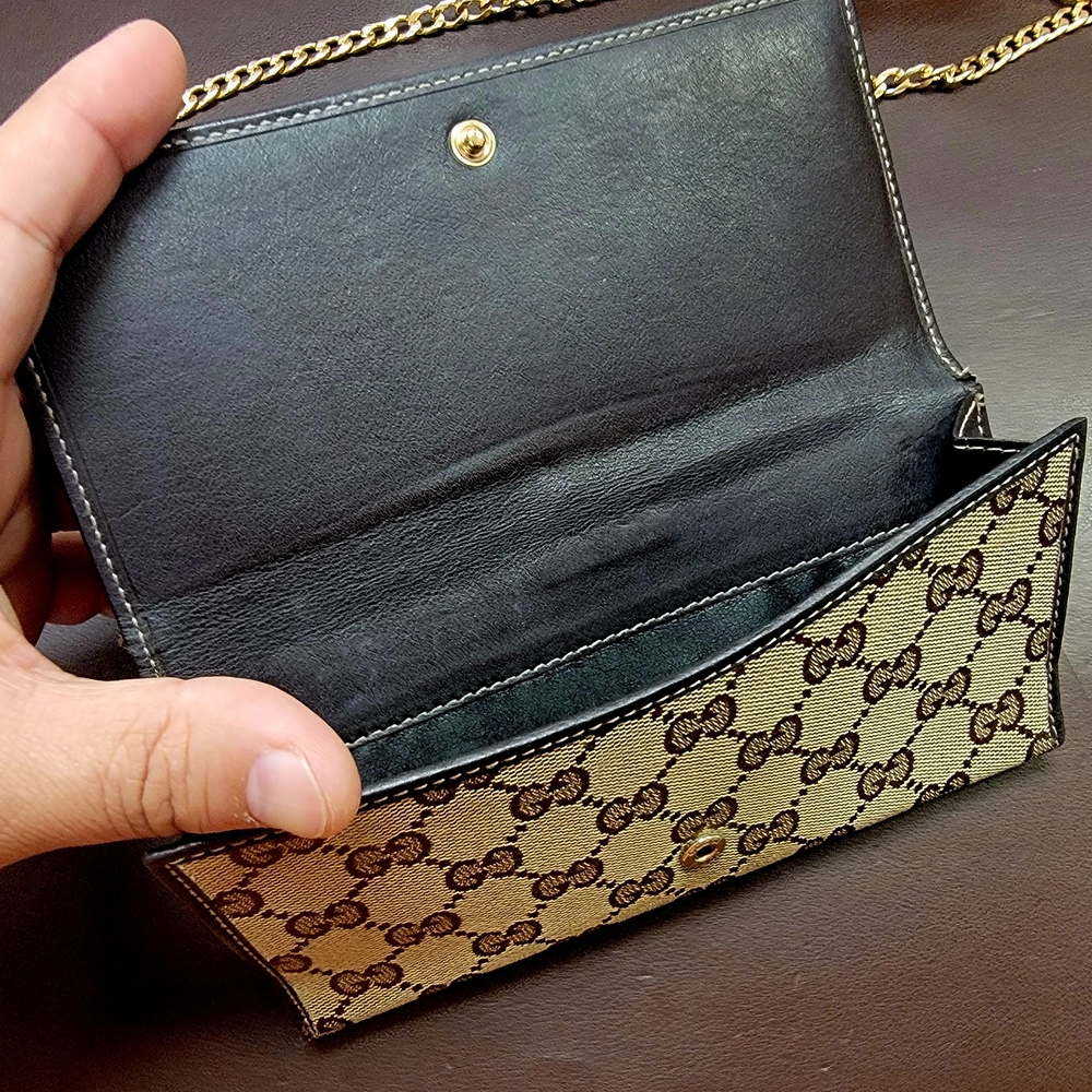 Gucci Brown and Gold Clutch with Iconic Monogram - Picture 3 of 6